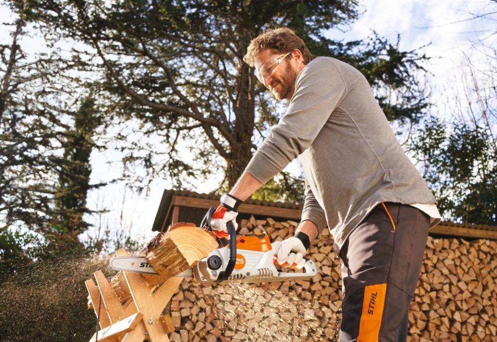 How to Change a Chainsaw Chain