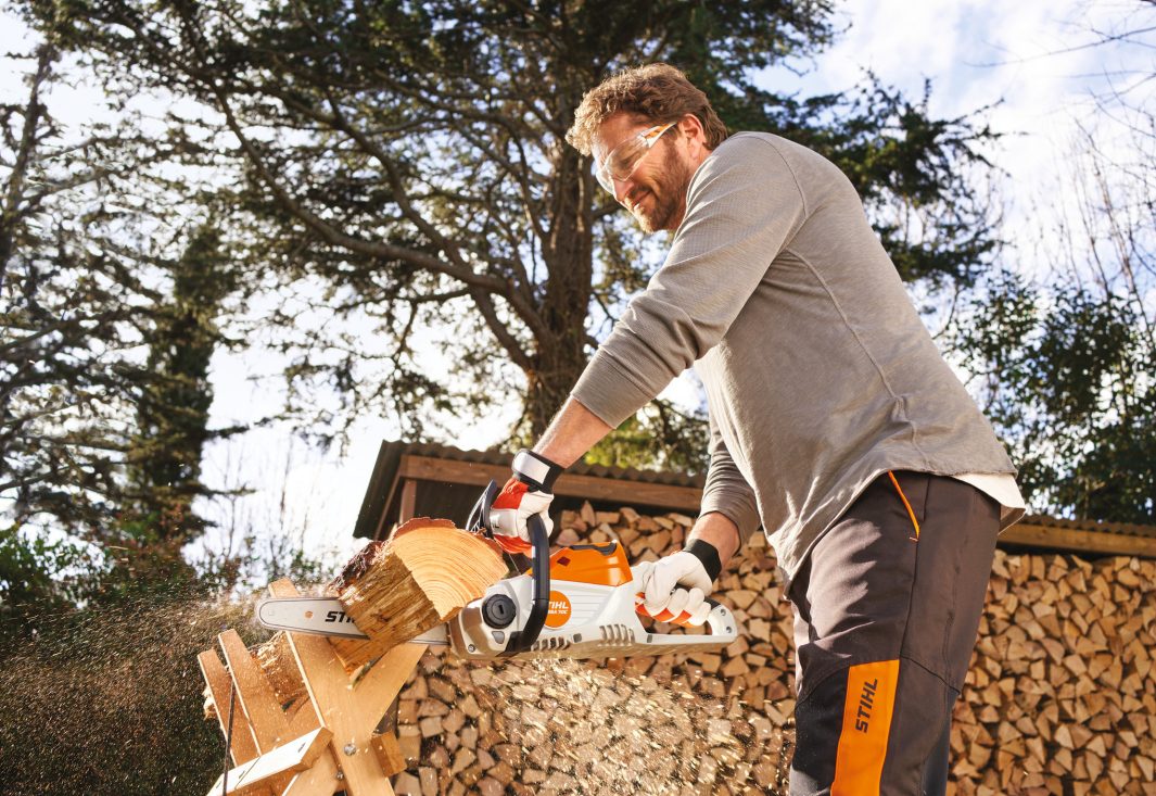 How to Change a Chainsaw Chain